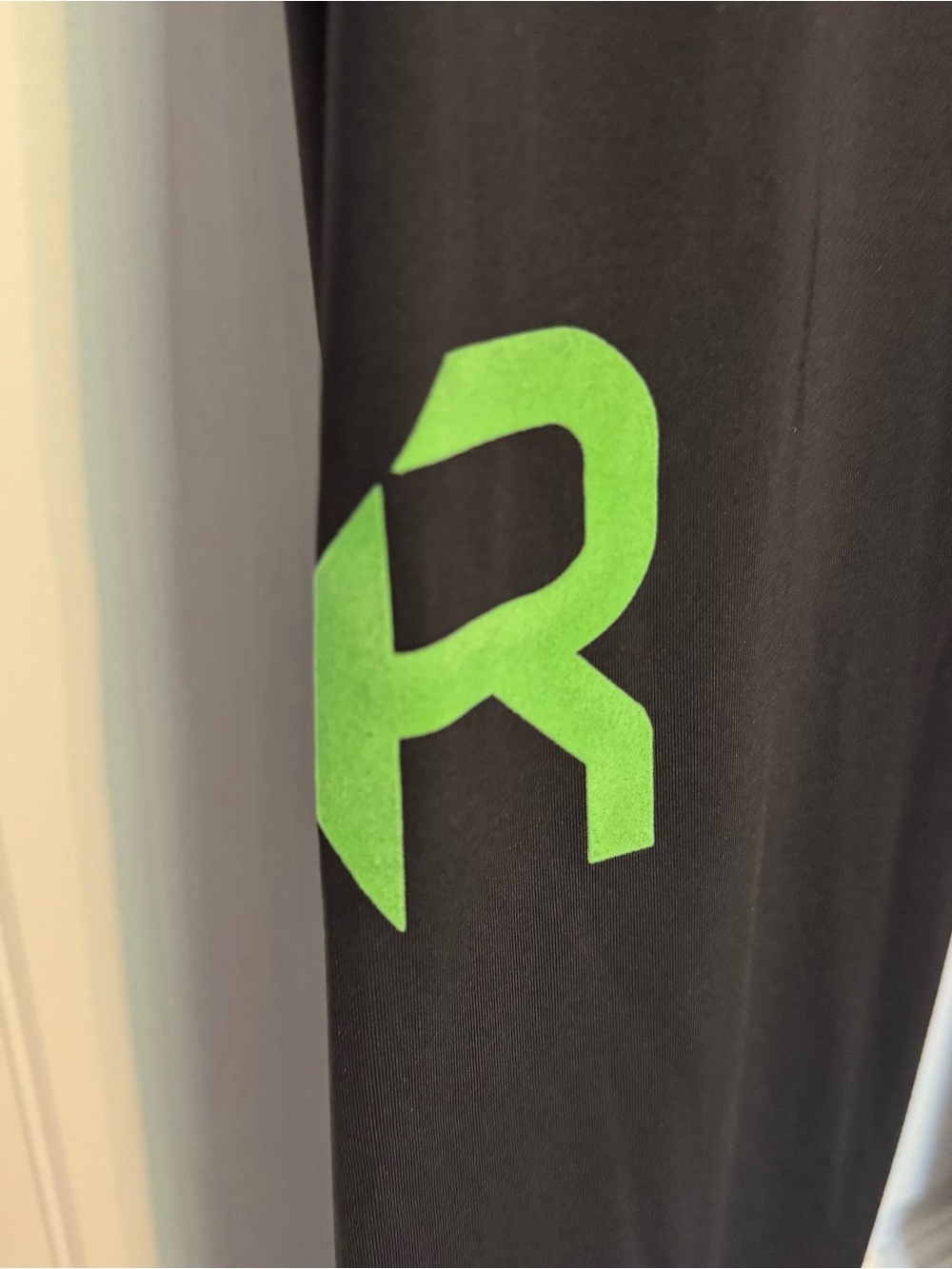 2XU Elite Power Recovery Compression Tights compression leggings Black and Green - Picture 4 of 6